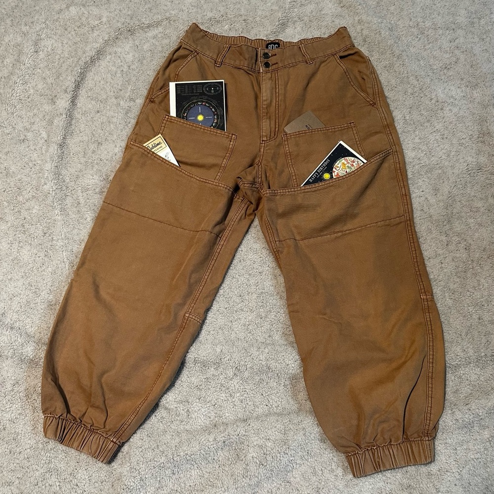 UO Khaki Capri